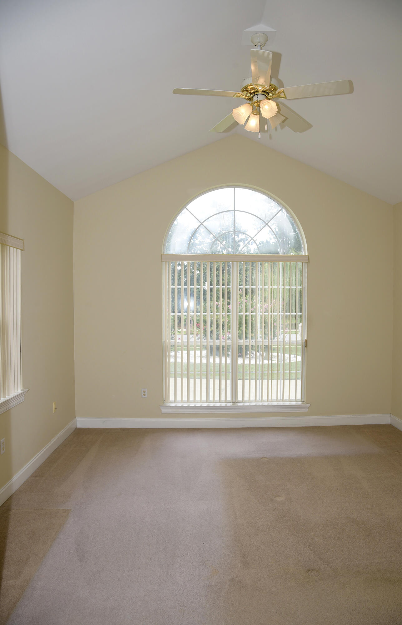 DANA POINTE - Residential