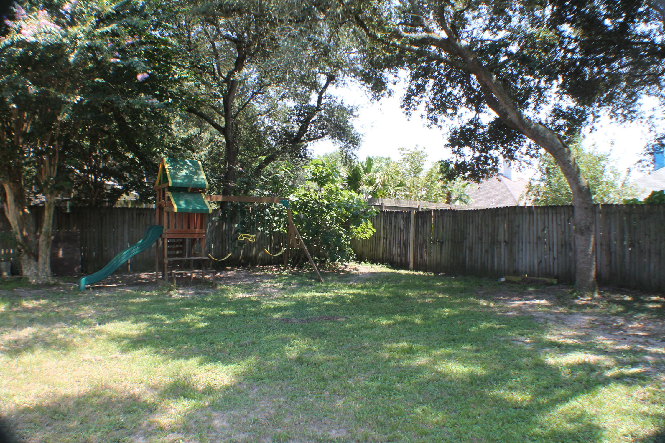 SUMMER TREE - Residential Lease