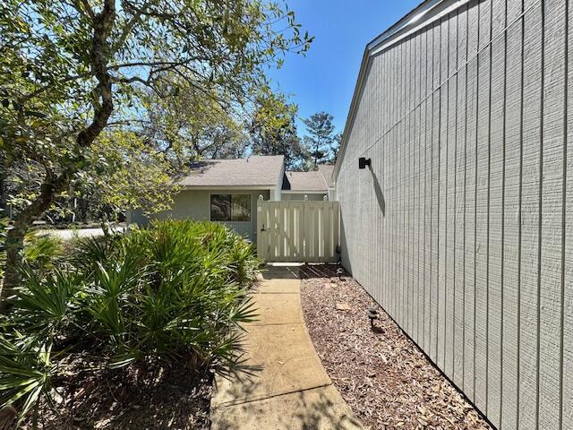 ROYAL OAKS - Residential Lease