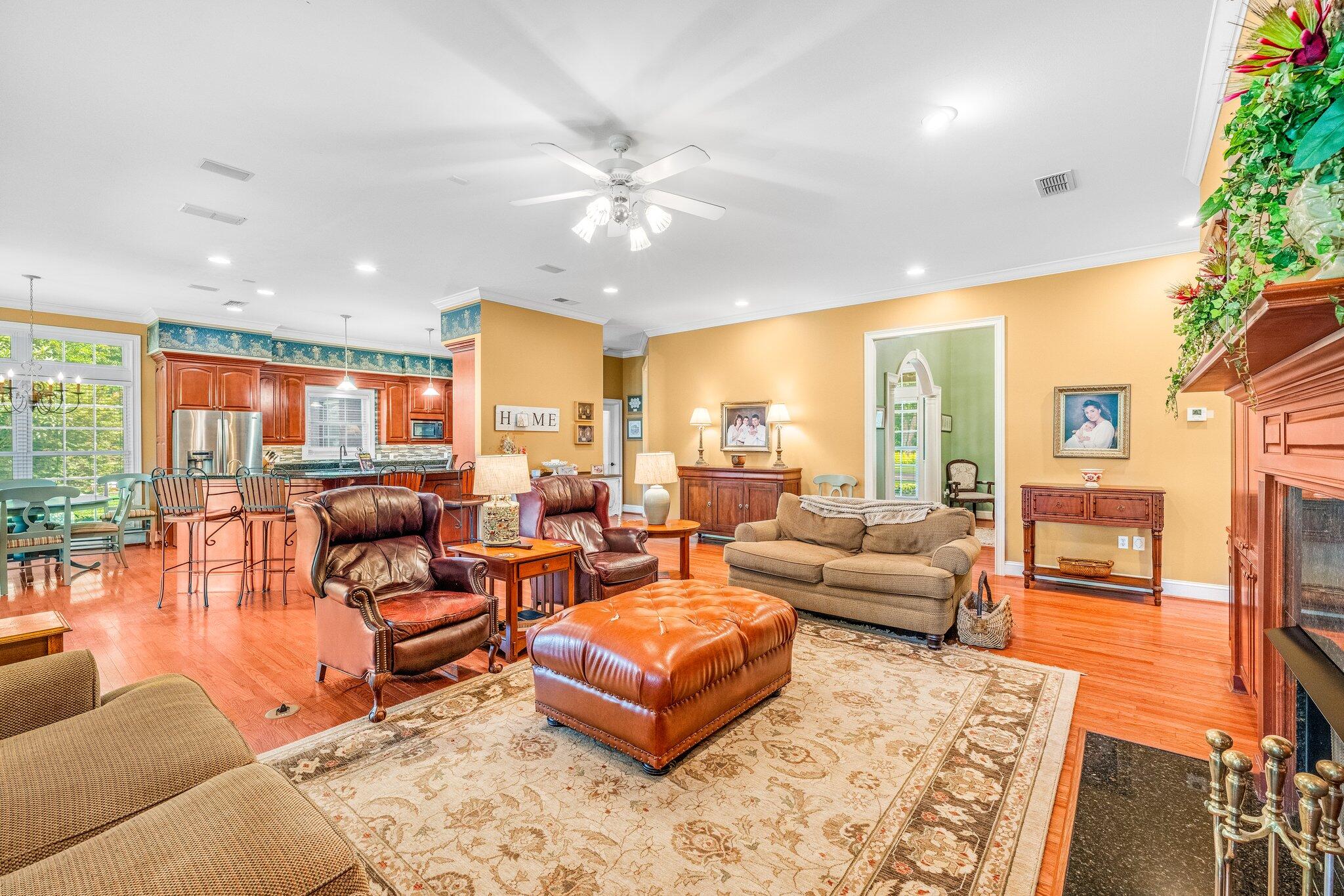 INDIAN SPRINGS - Residential