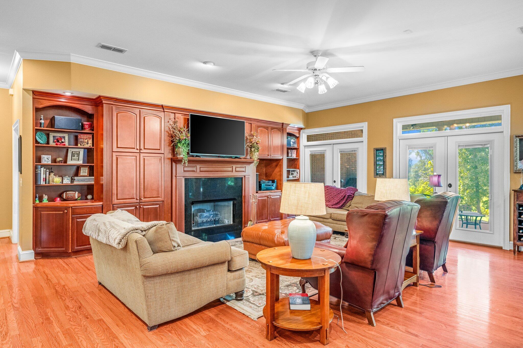 INDIAN SPRINGS - Residential