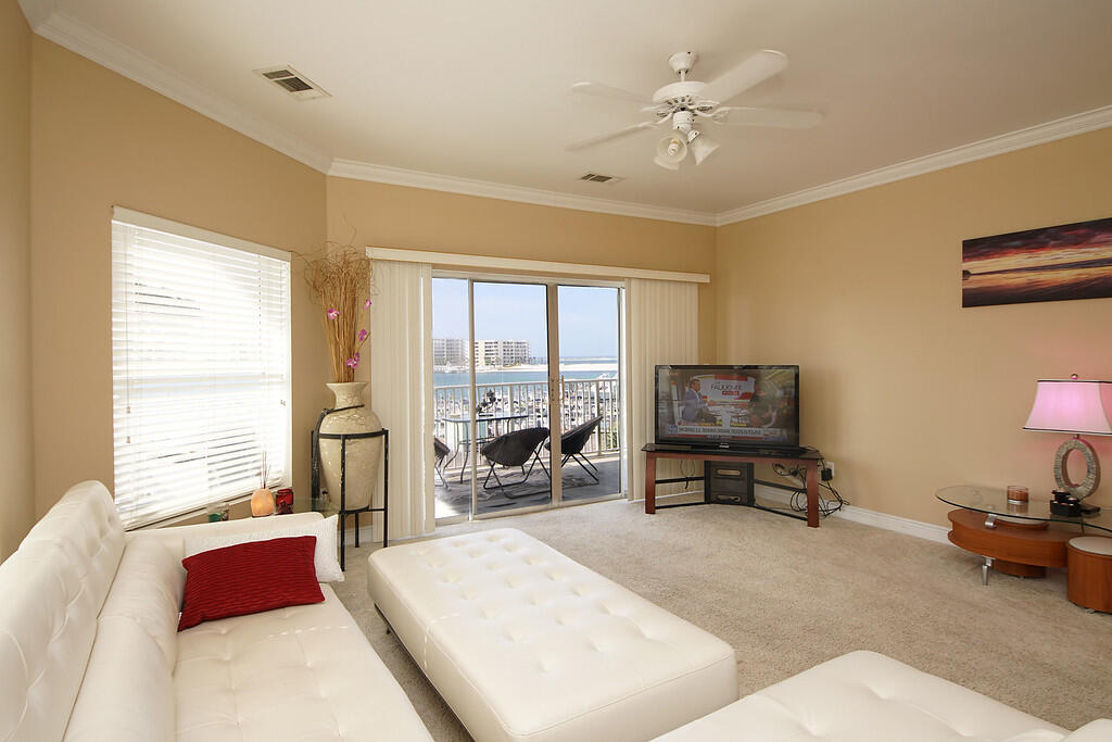 BARATARIA CONDO - Residential