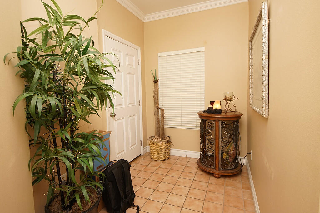 BARATARIA CONDO - Residential