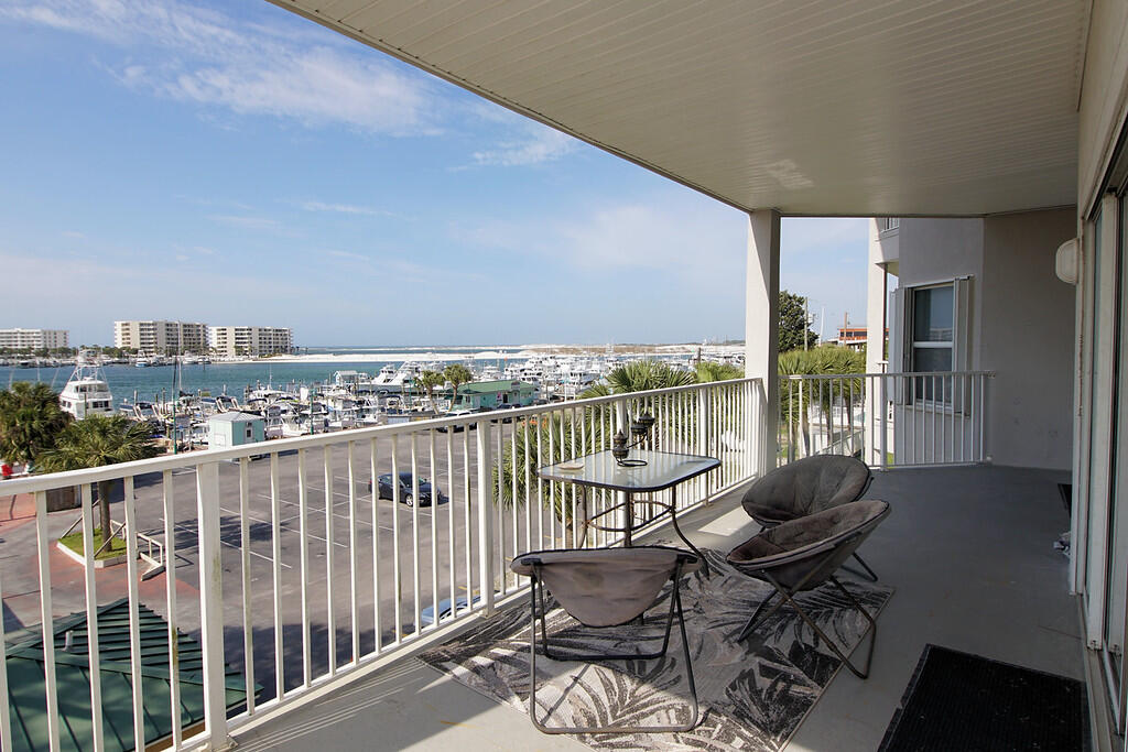 BARATARIA CONDO - Residential