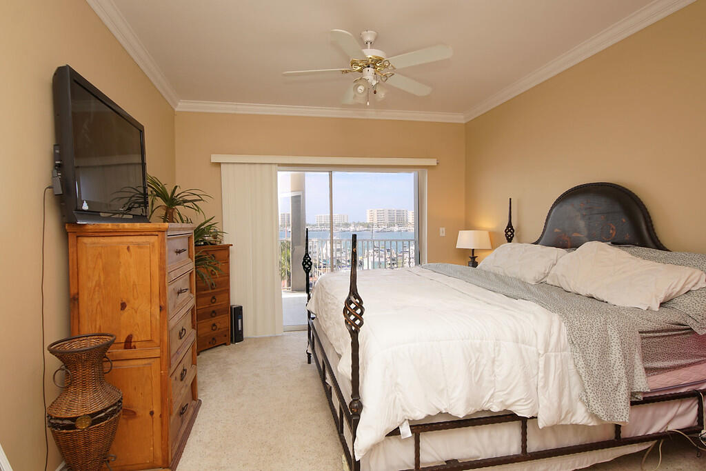 BARATARIA CONDO - Residential