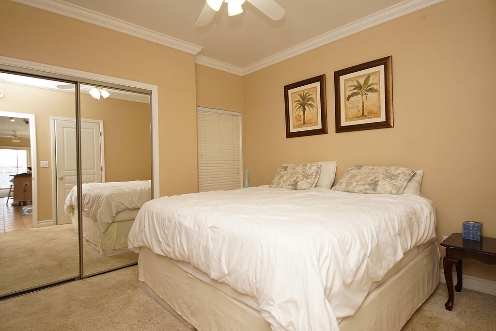 BARATARIA CONDO - Residential