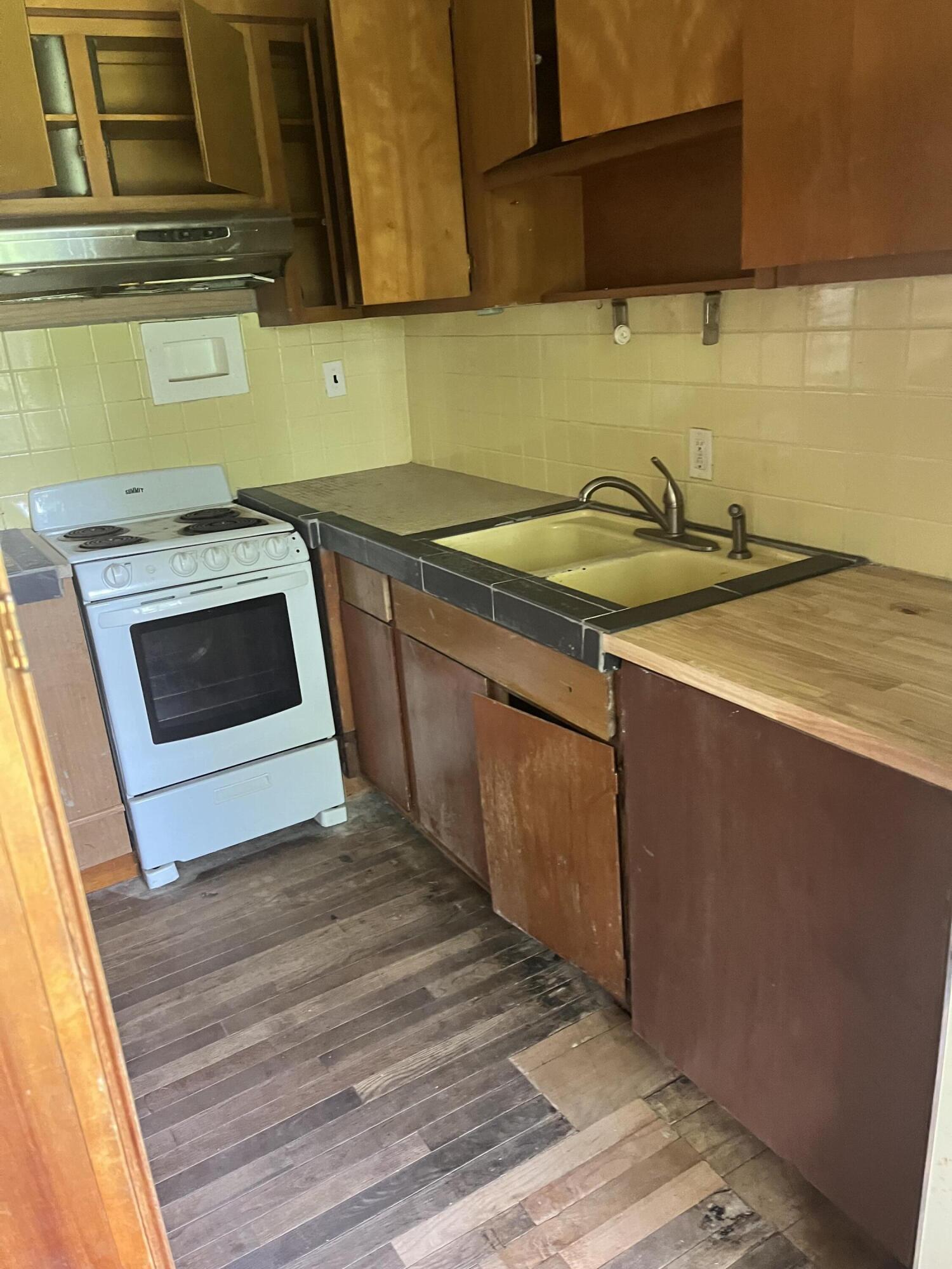 Crestview, Lots 3 & 4 Blk 36 - Residential
