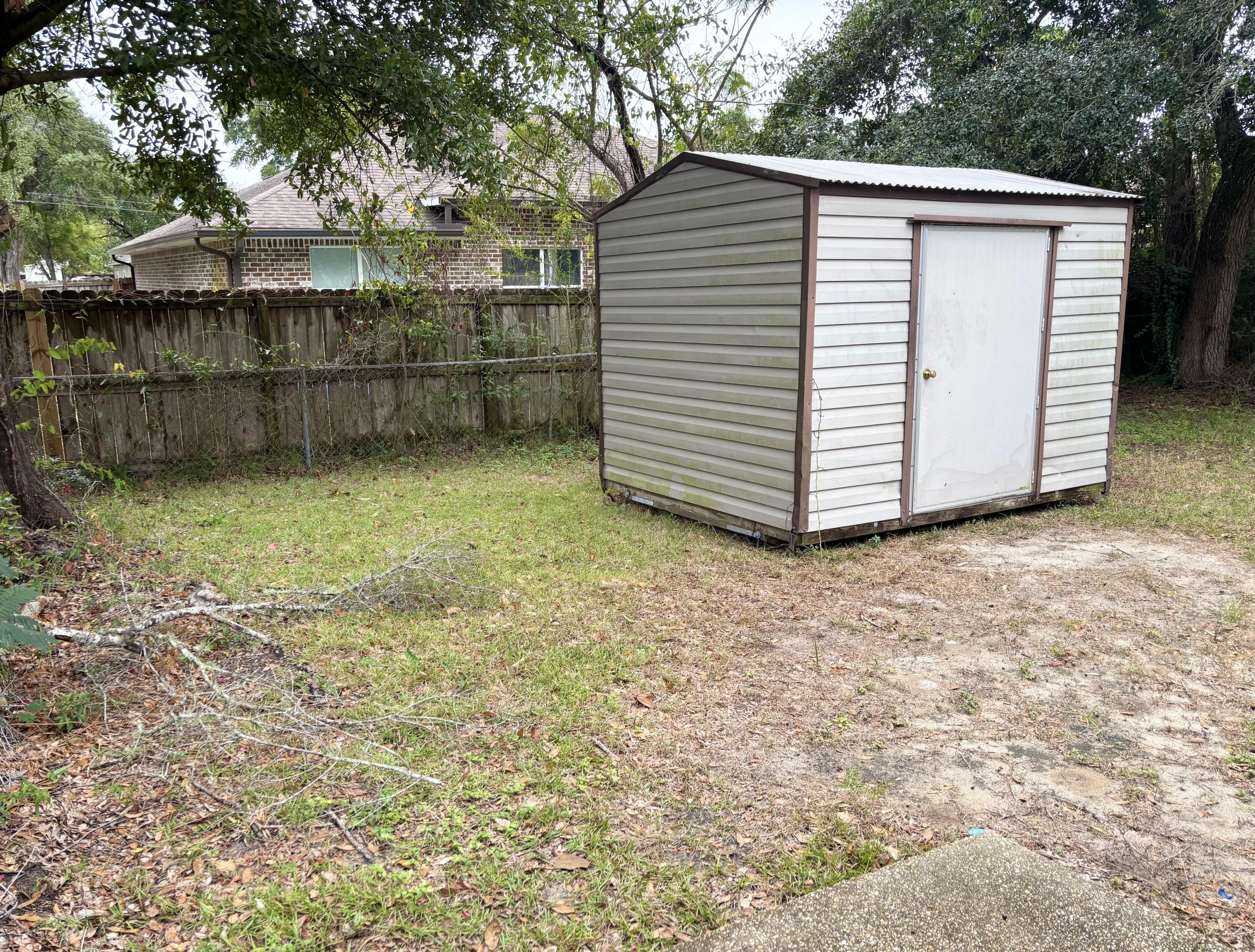 SQUIRREL HAVEN UNREC - Residential Lease