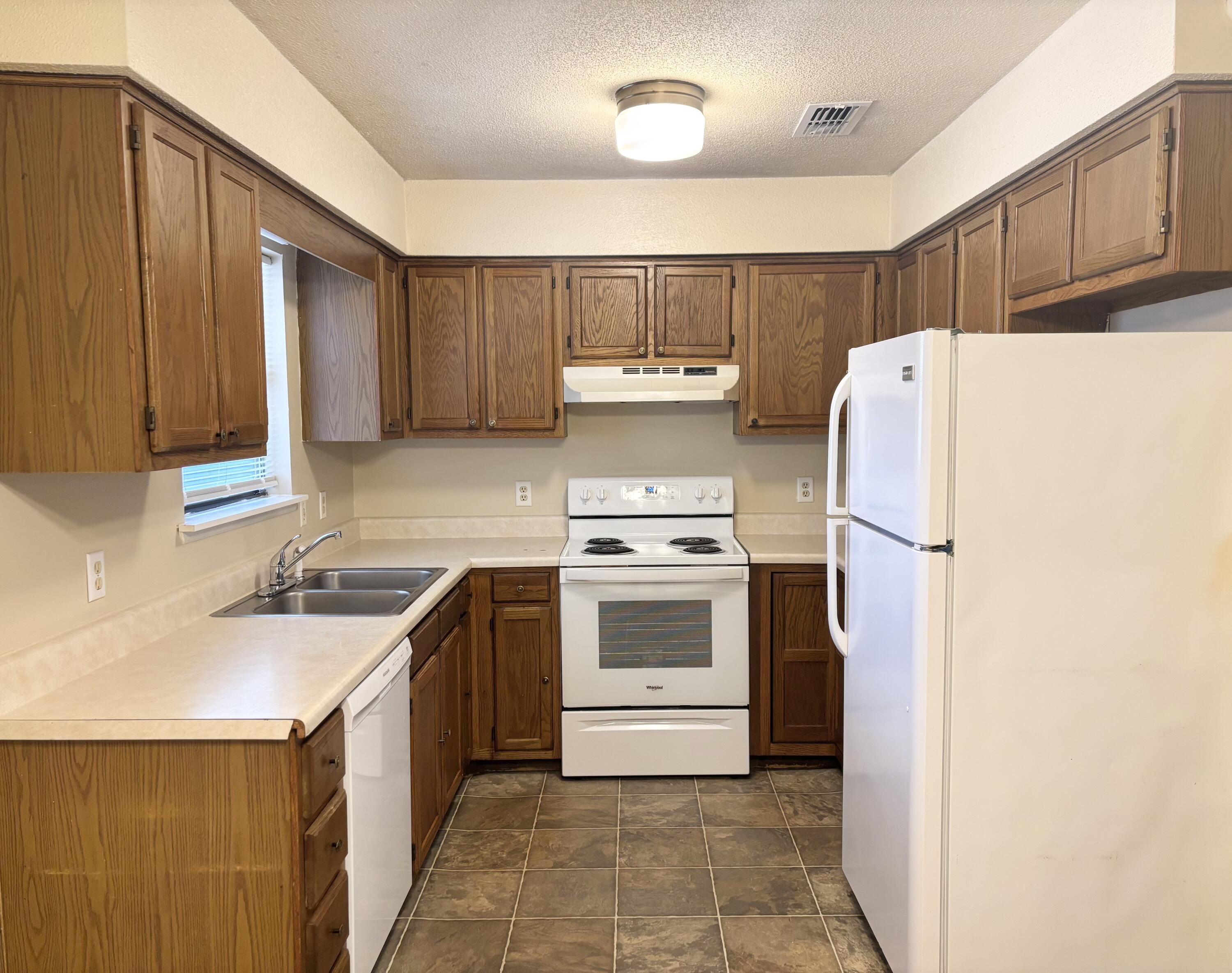SQUIRREL HAVEN UNREC - Residential Lease