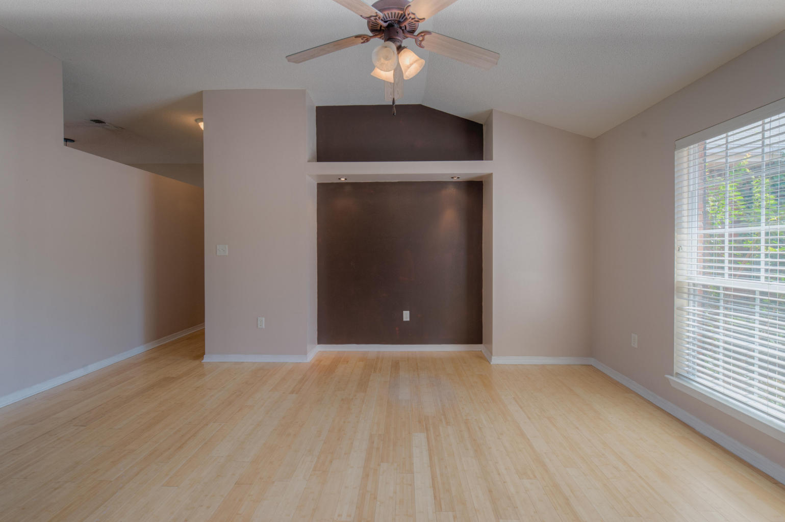 BROOKE ESTATES PH I - Residential Lease