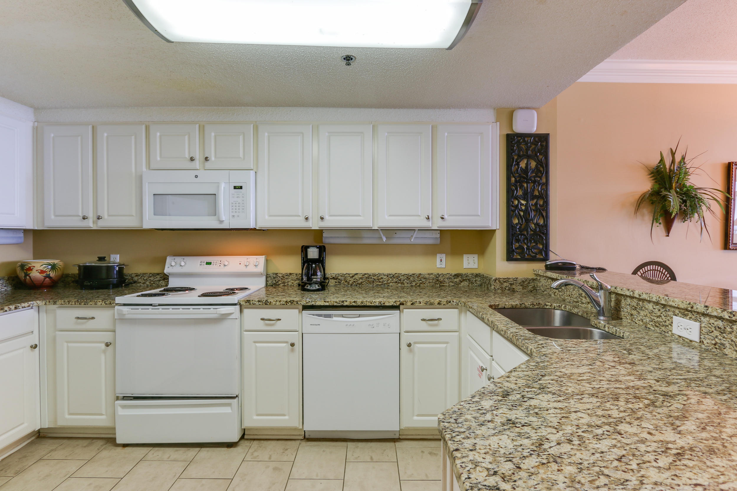 JADE EAST TOWERS CONDO - Residential