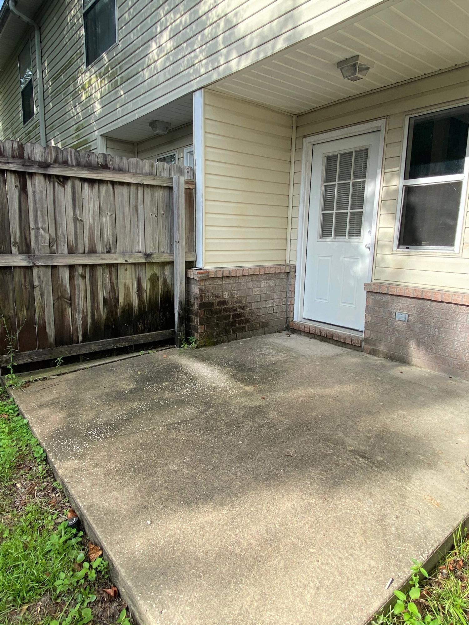 SHAY LIN T/H - Residential Lease