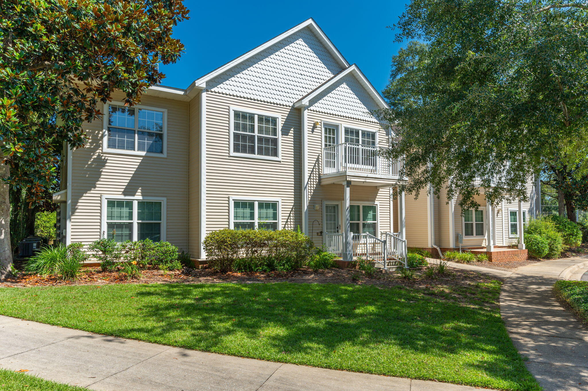THE OAKS AT NICEVILLE - Residential Lease