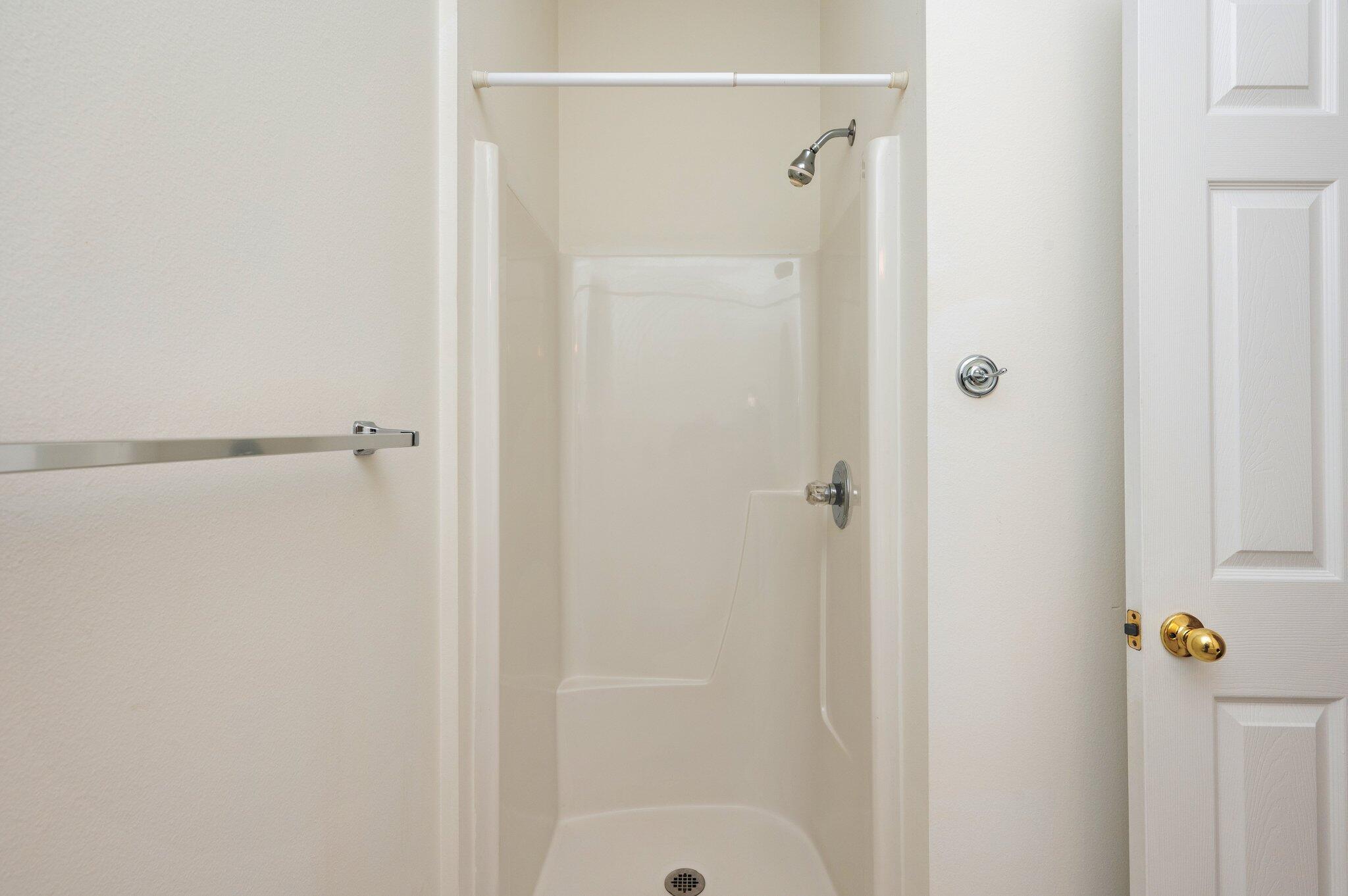 THE OAKS AT NICEVILLE - Residential Lease