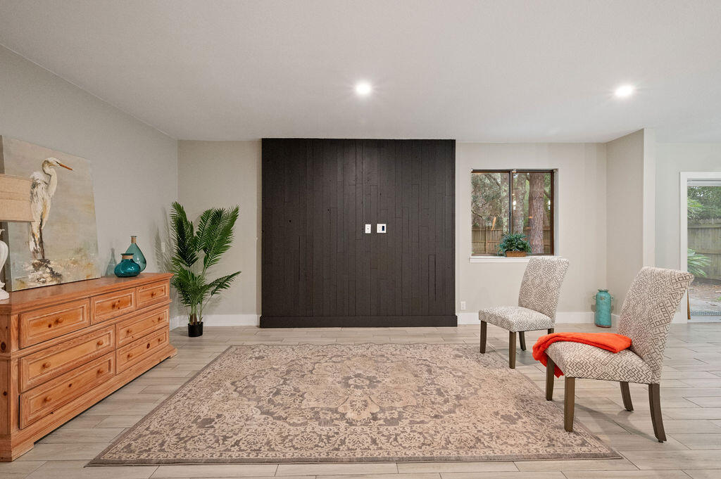 PINEWOOD ESTATES - Residential