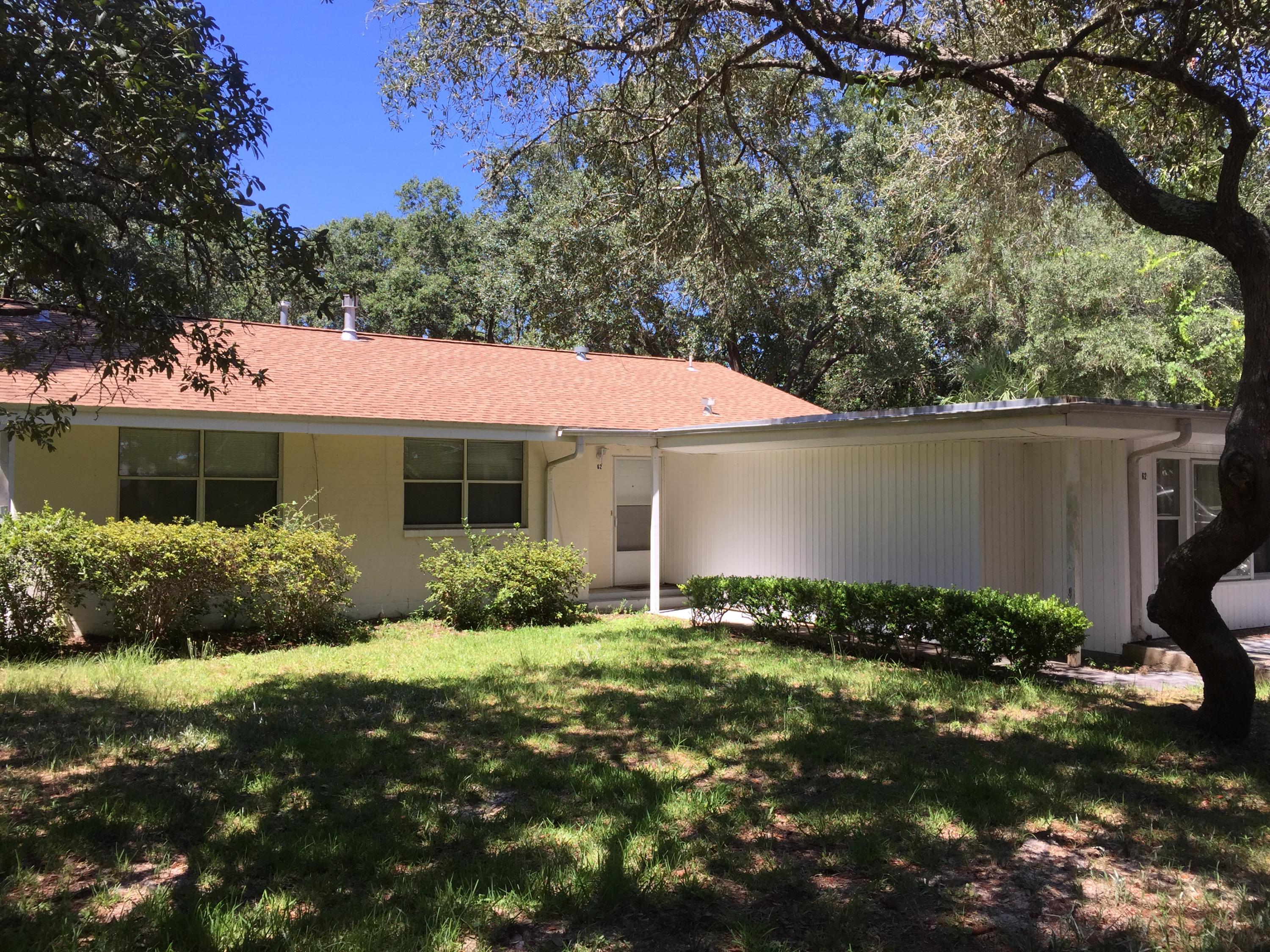 Great, clean rhome 3 bedroom, 1.5 bath home with a water view across the street in a great neighborhood!! Fantastic location approx. 5 miles to Eglin Air Force Base! Come see this one today!!