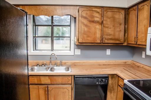 SHOAL WOOD ESTATES 1ST PH 1 - Residential Lease