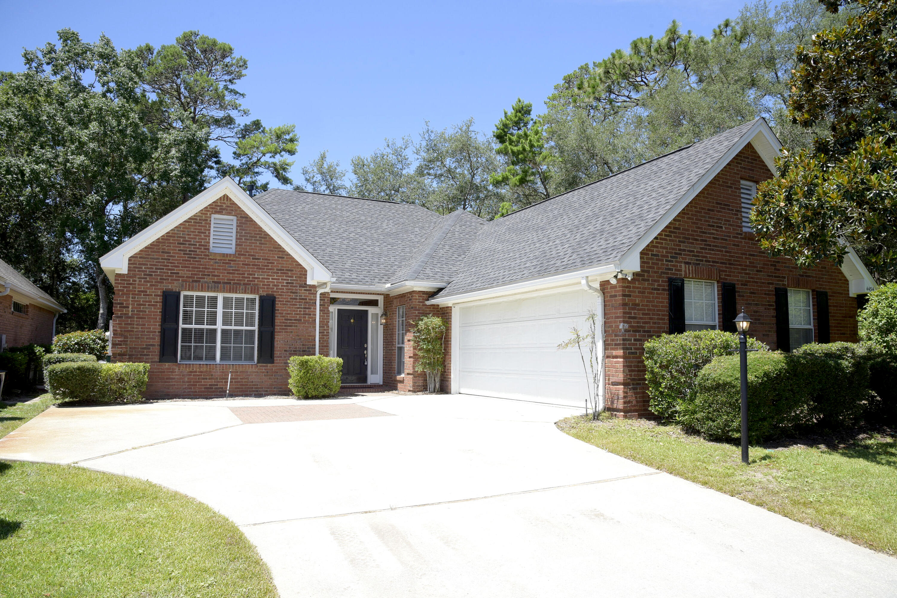 Showings begin on Tuesday, July 12. Come see this lovely Highland Plan home by Chateau Builders in Turnberry Place.  You'll love the light filled great room with deep crown molding and a gas fireplace. A sunroom is accessible from the great room as well as the dining area and overlooks the natural wooded backyard. The master bedroom is quite large and has a walk-in closet and adjoining master bath with separate shower. This home is situated at the end of the cul de sac and adjoins a common area with a park like setting providing the ultimate in privacy. Roof was installed in 2018, HVAC 2015, termite contract with Bryan Pest Control since 2002.