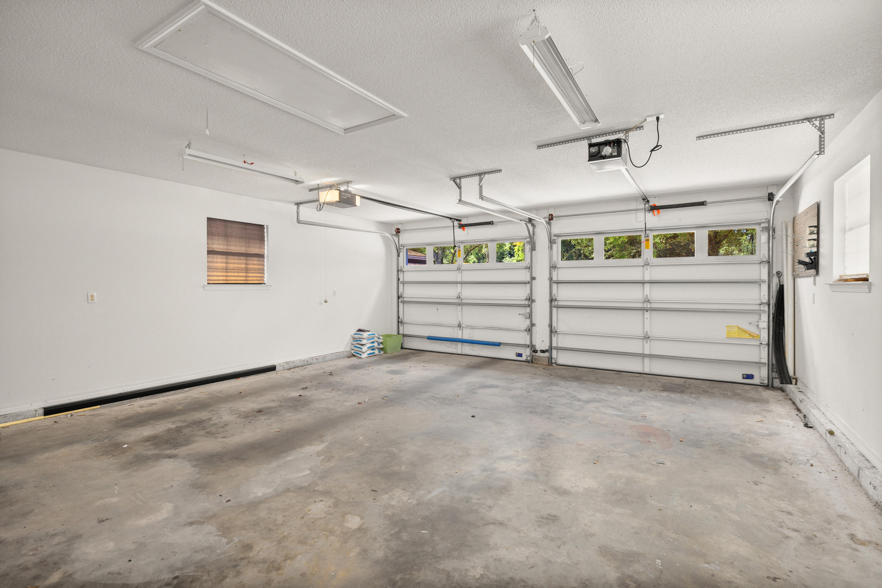 VALPARAISO PLAT # 6 LOT 1 BLK 1 AND COM NW COR - Residential Lease