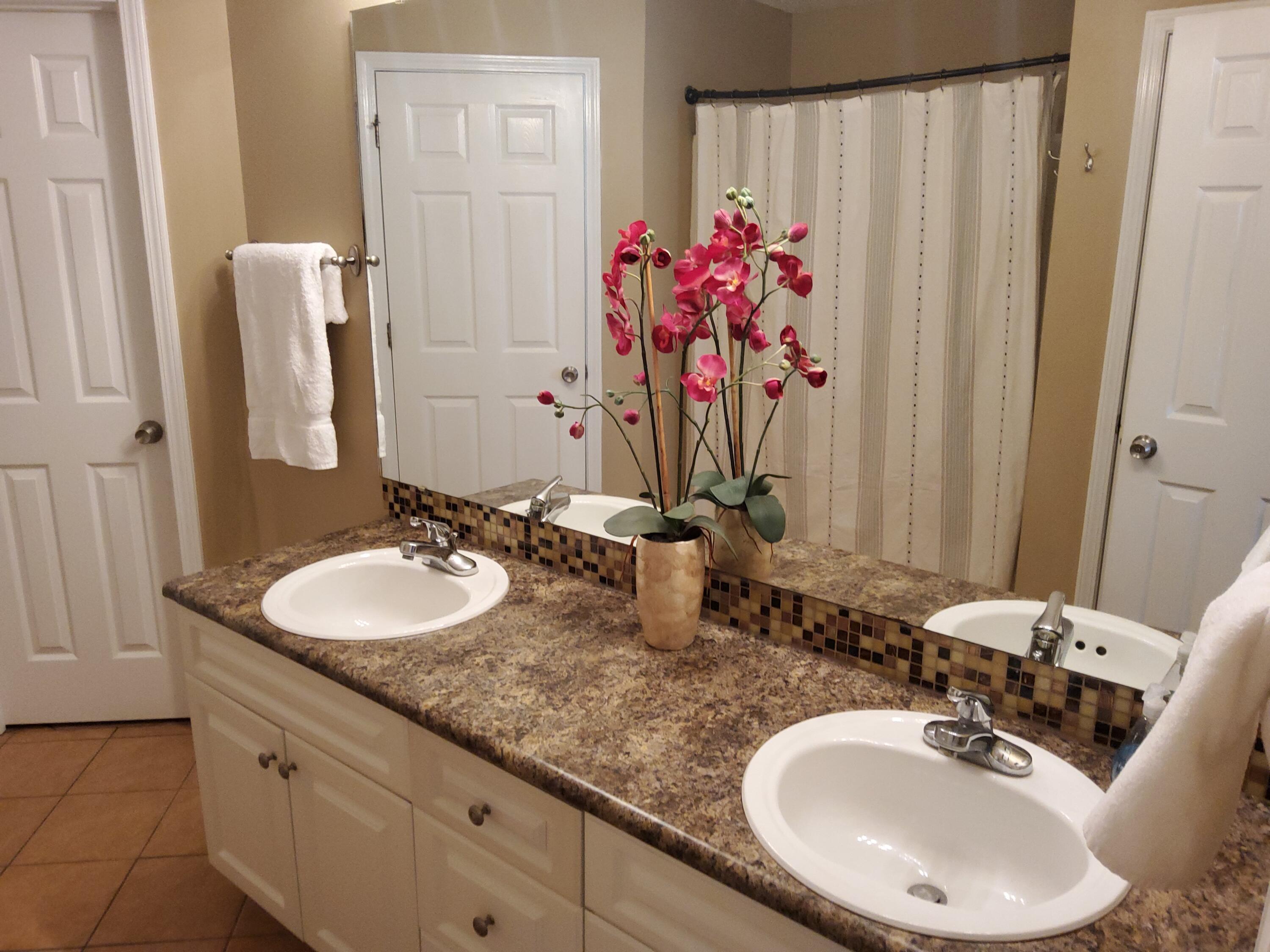 RIVERCHASE S/D PH 1 - Residential