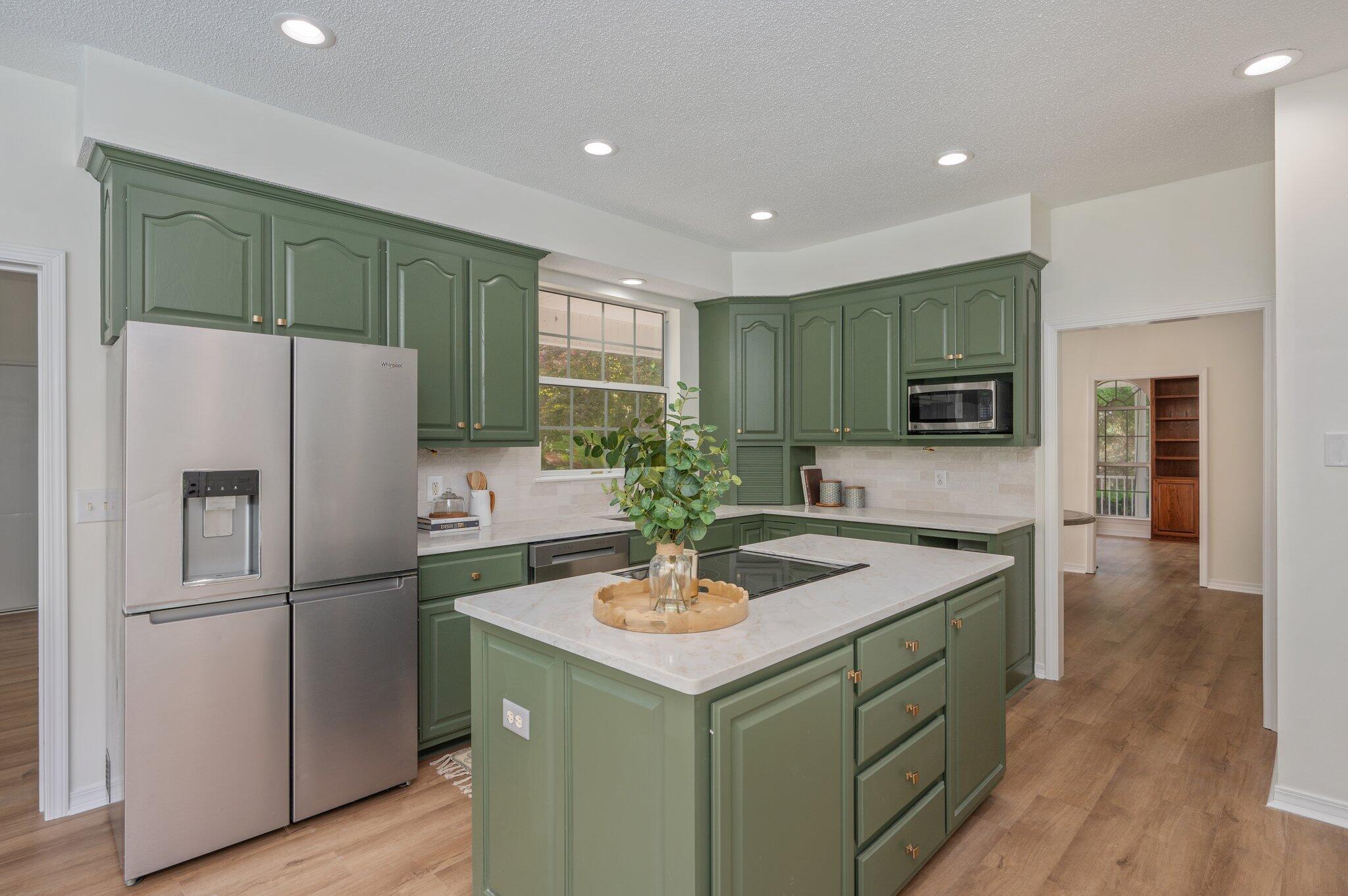 KENNEDY LAKES - Residential