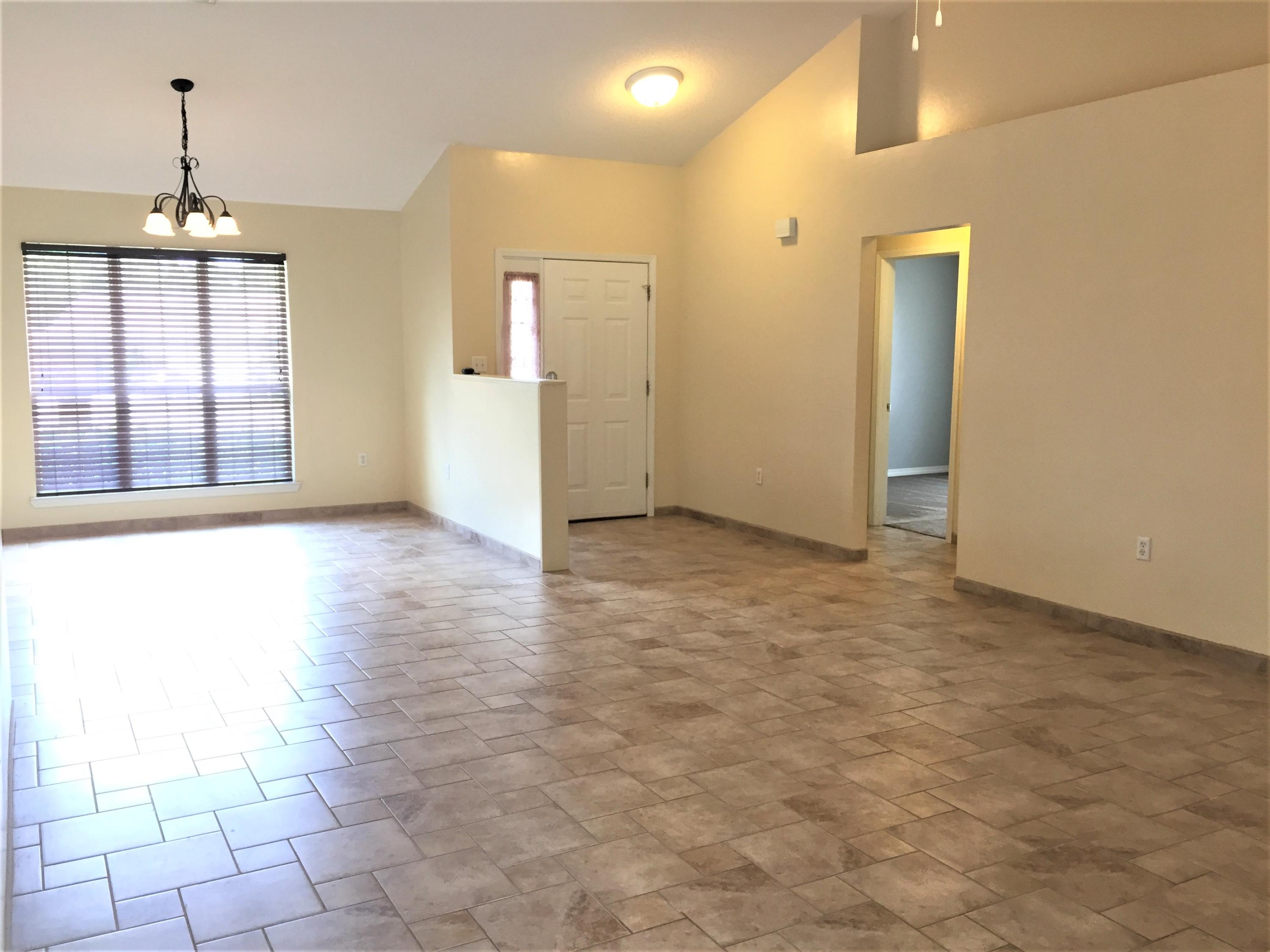 SUGAR CREEK S/D - Residential Lease