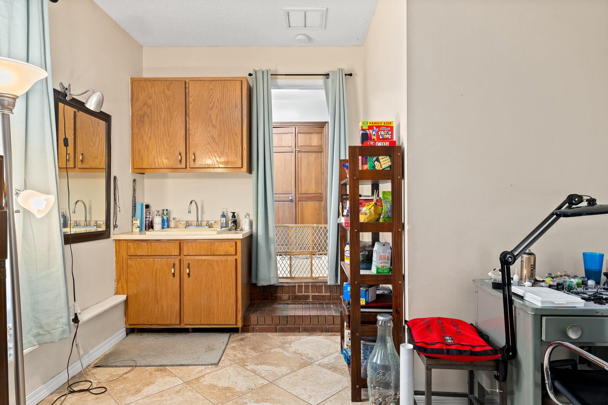 THOMAS DRIVE PARK UNIT 3 - Residential