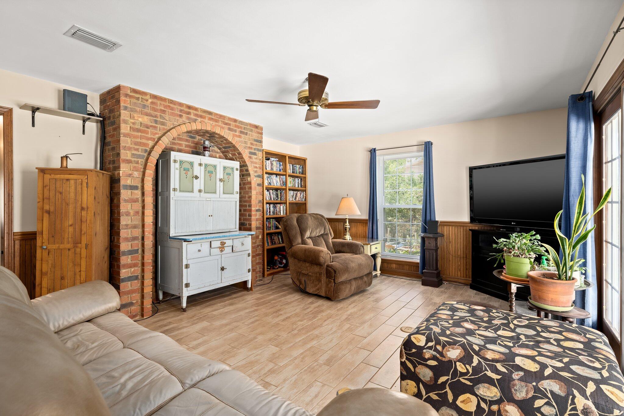 THOMAS DRIVE PARK UNIT 3 - Residential