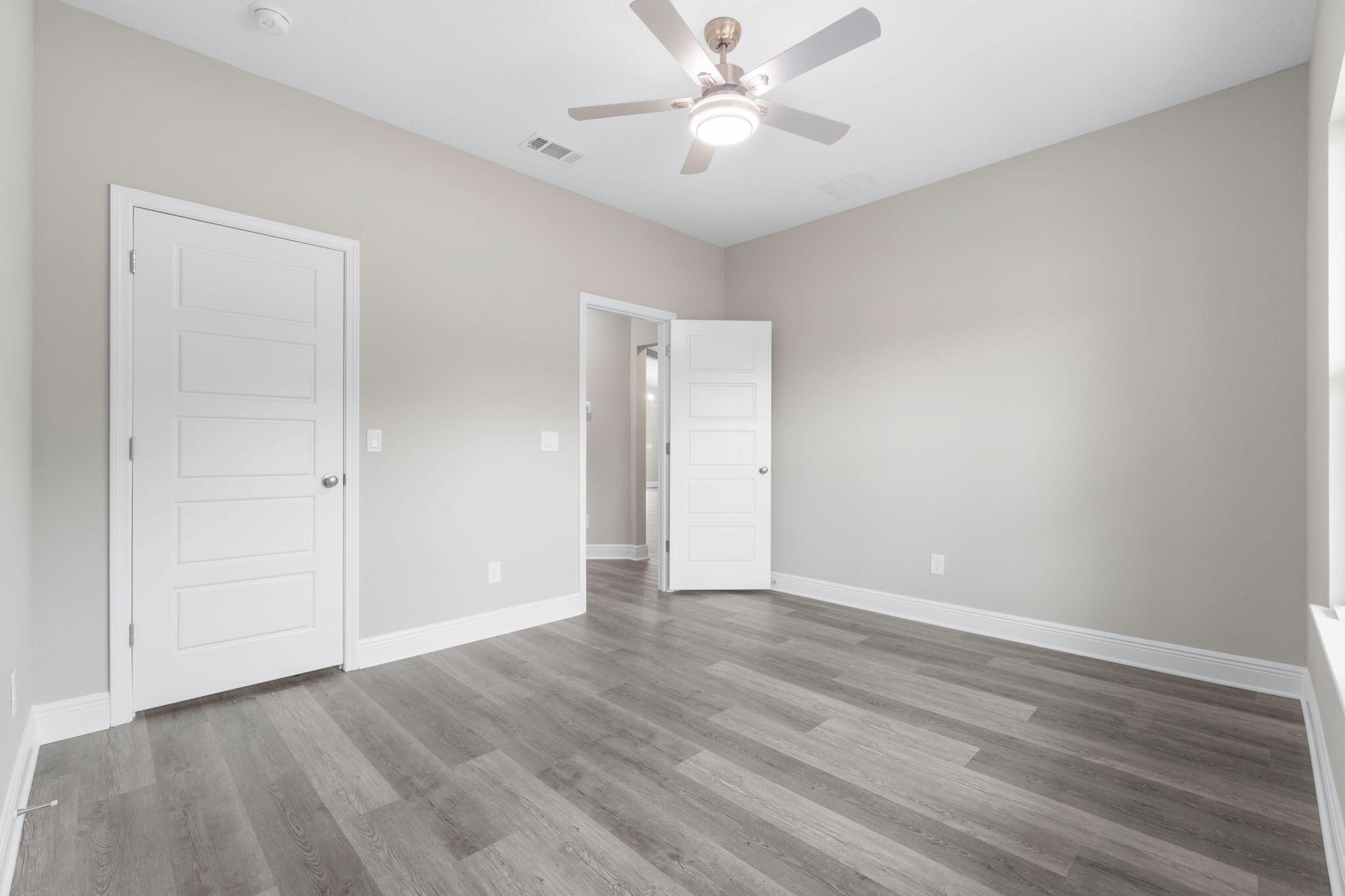 CRESCENT SHORES - Residential