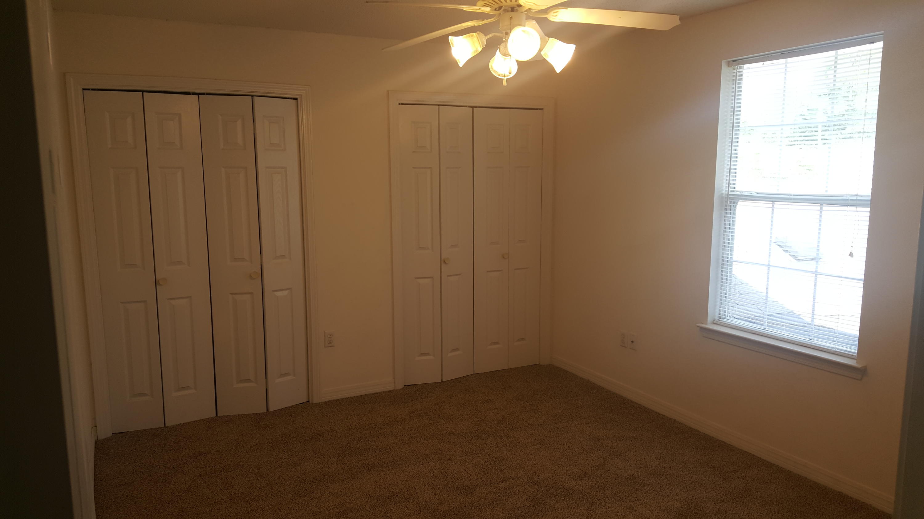 DOMENICAS COVE T/H - Residential Lease
