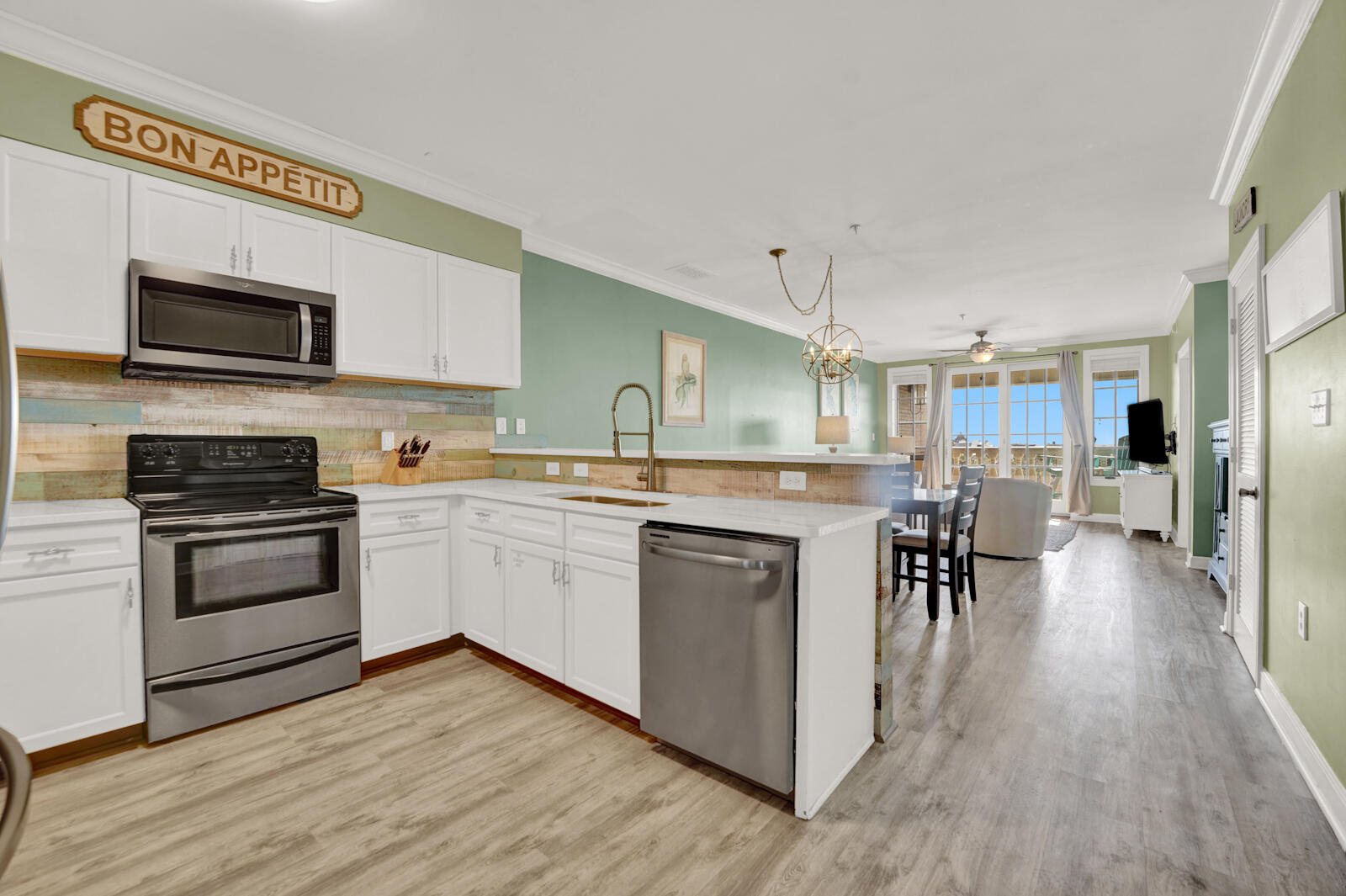 VILLAGE OF SOUTH WALTON BEACH - Residential