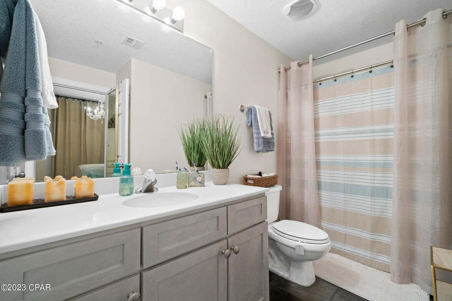 EMERALD ISLE - Residential