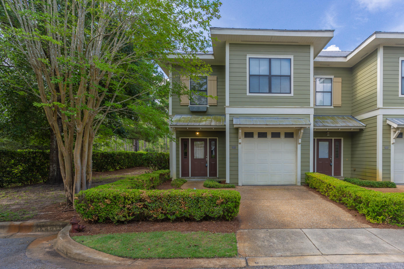 SOUTH HAVEN TOWNHOMES - Residential Lease