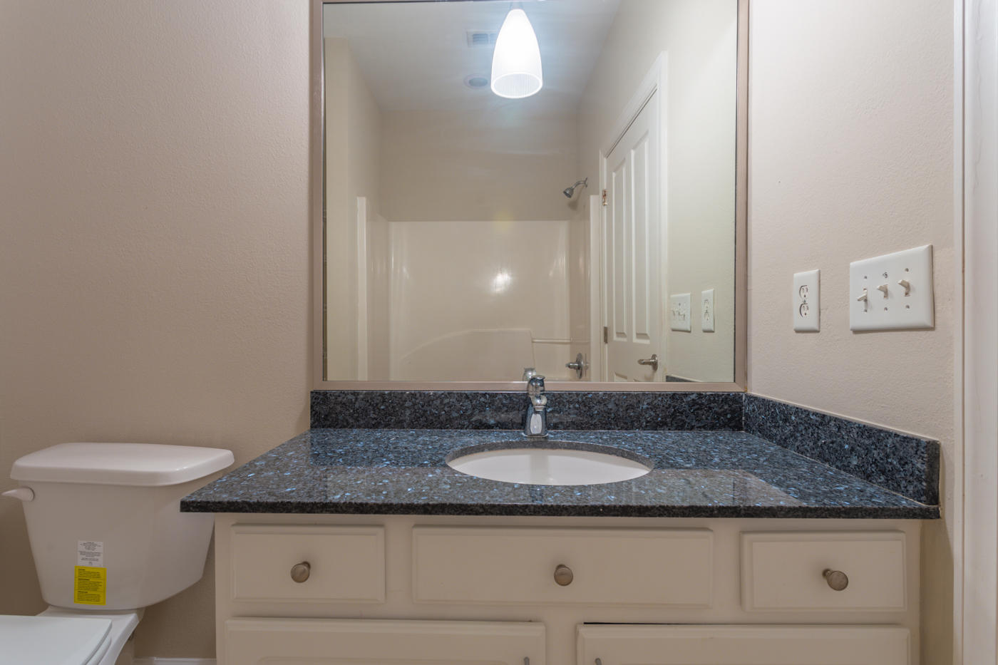 SOUTH HAVEN TOWNHOMES - Residential Lease