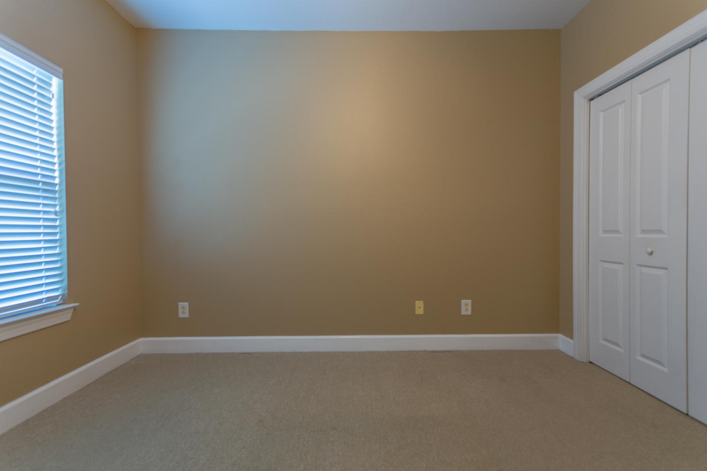 SOUTH HAVEN TOWNHOMES - Residential Lease