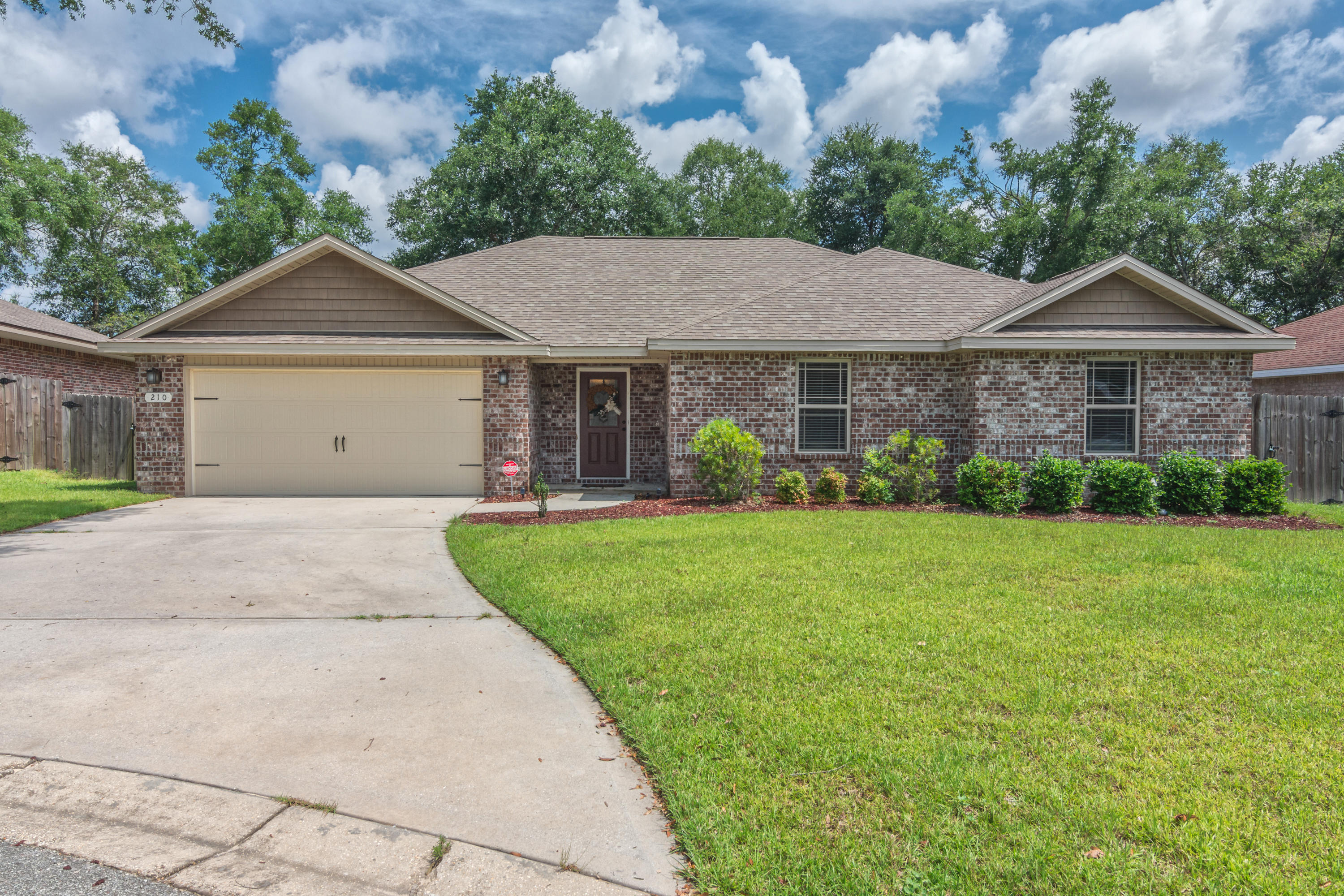 TRAILWOOD ESTATES - Residential
