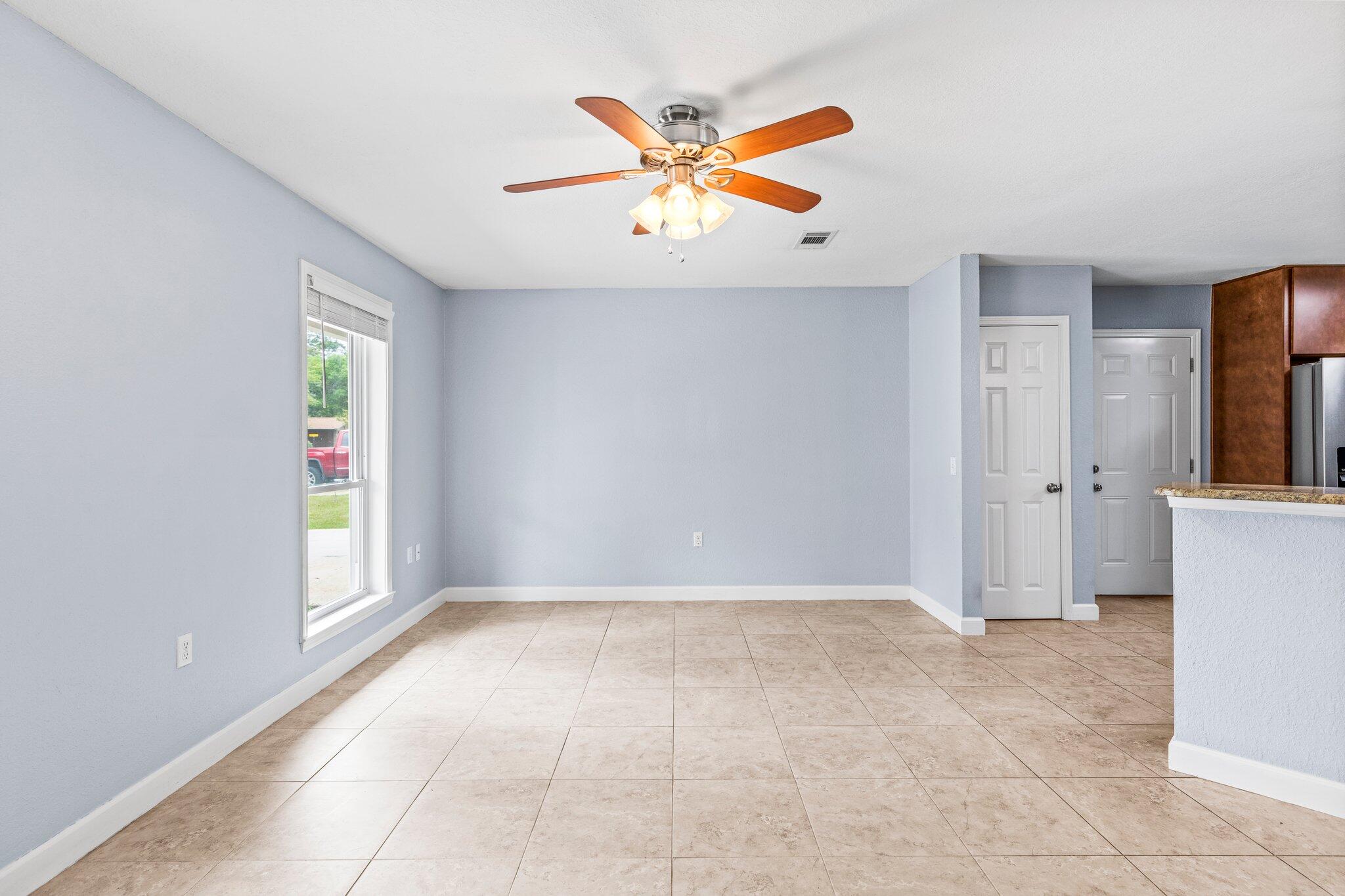 PALM ESTATES UNIT 3 - Residential Lease
