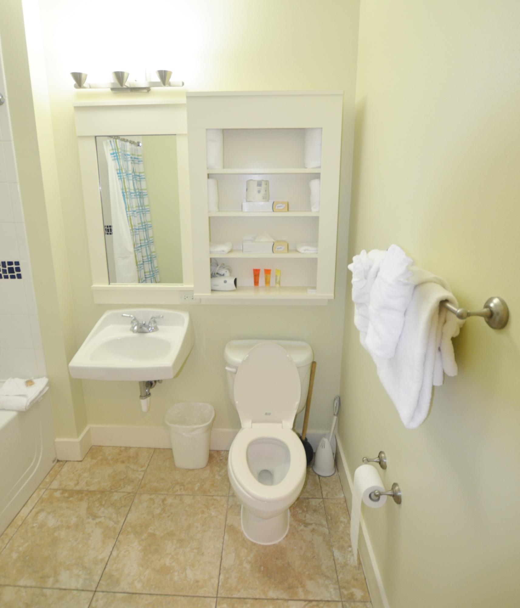 MARKET STREET INN - Residential Lease