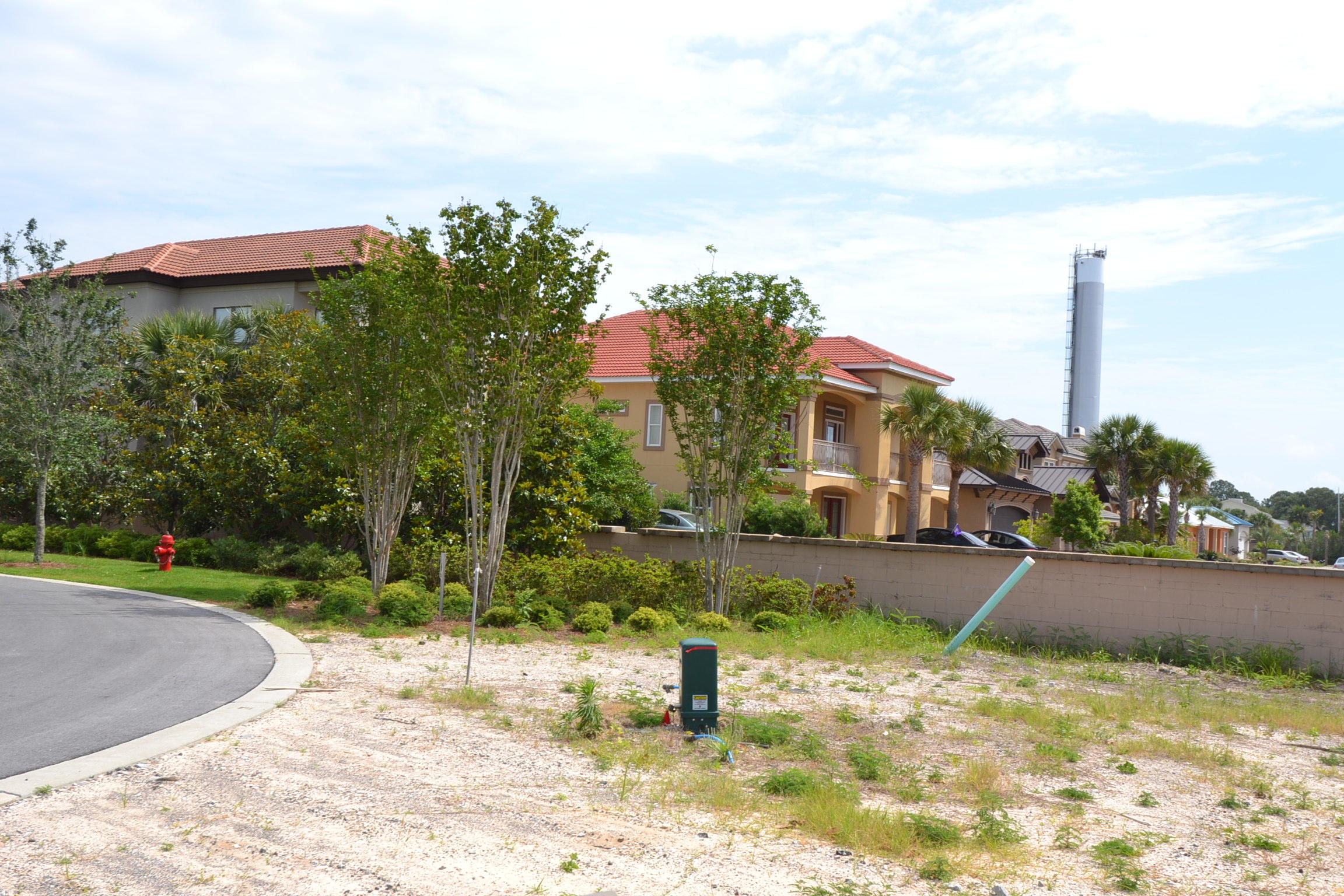 The Pointe - Land