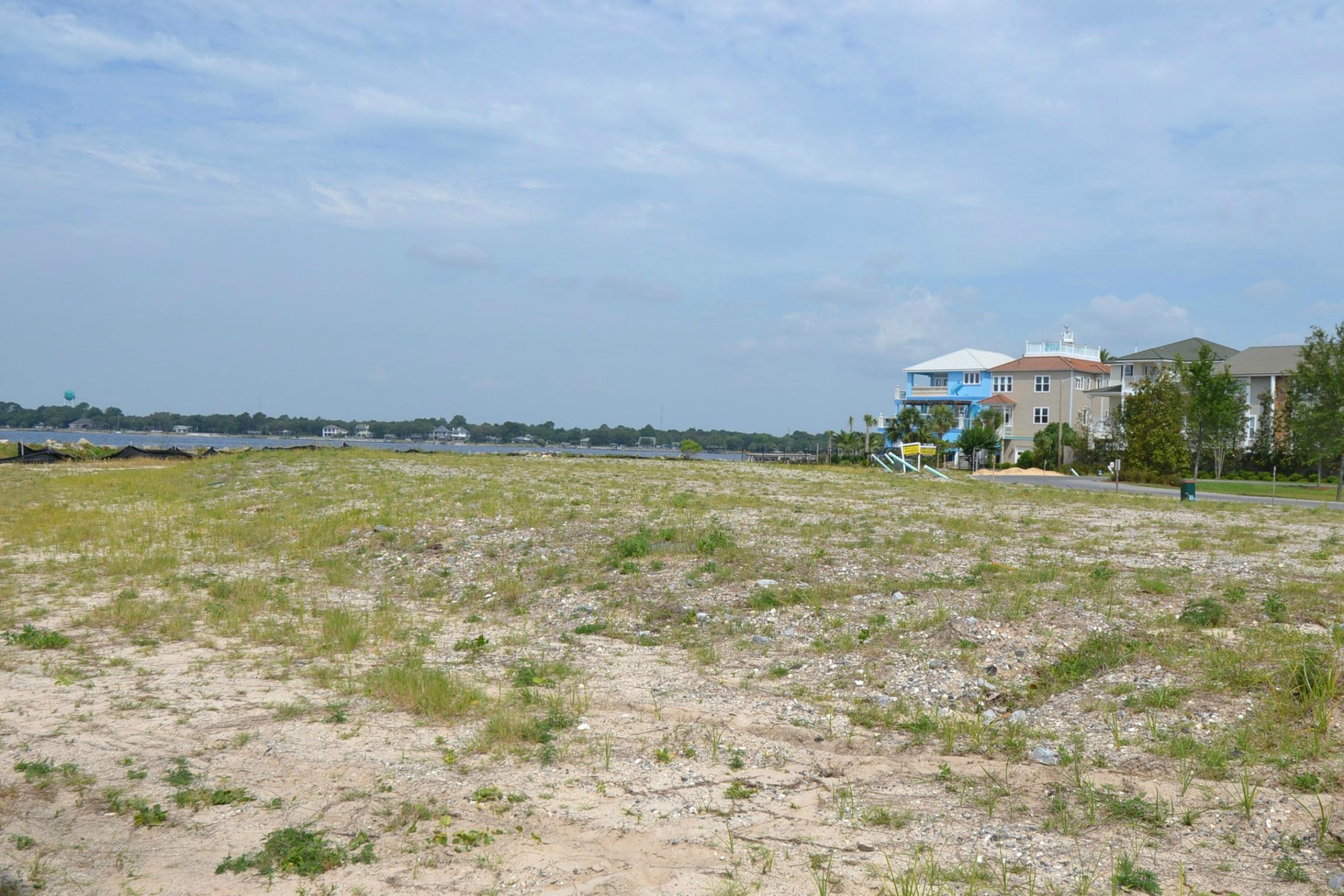 The Pointe - Land