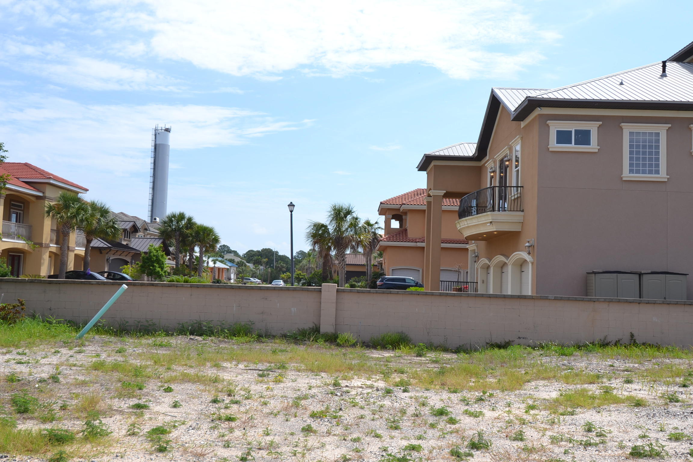 The Pointe - Land