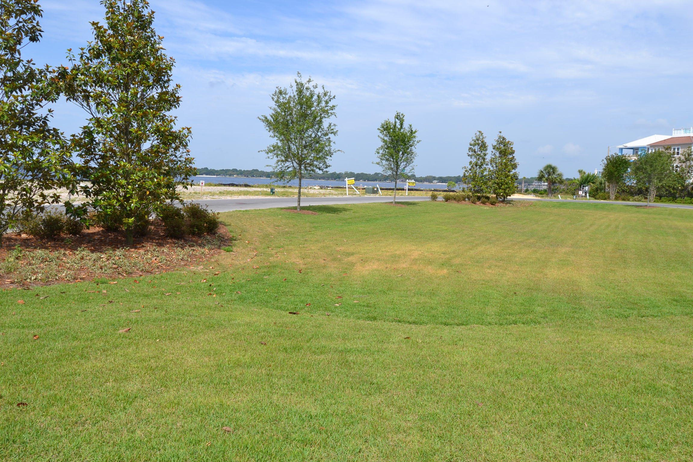 The Pointe - Land