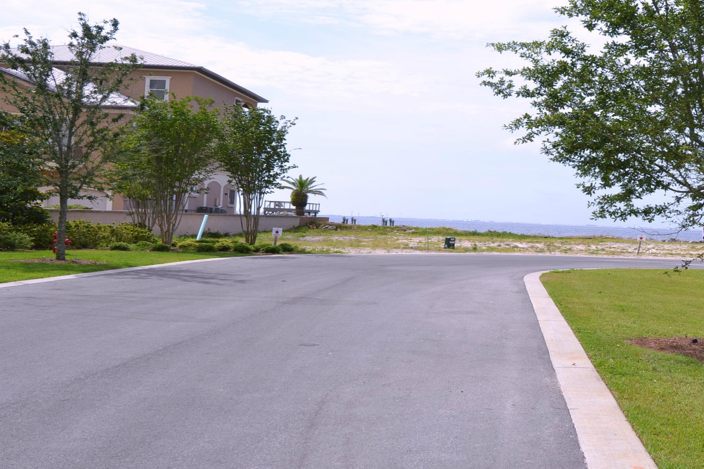 The Pointe - Land
