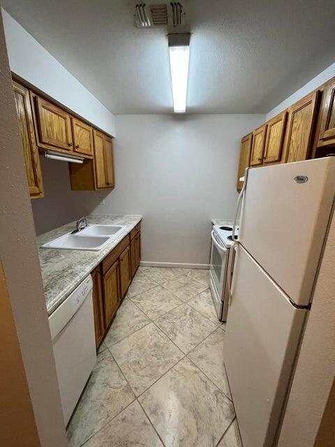 LANDVIEW ESTATES - Residential Lease