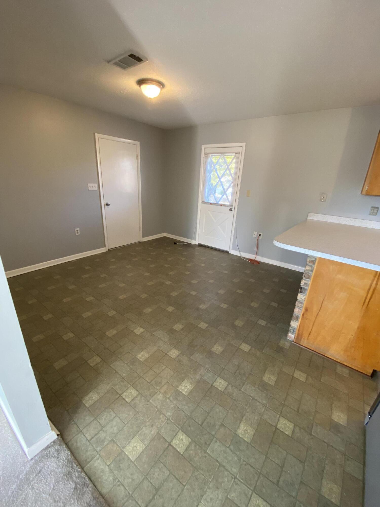 MARY ESTHER HEIGHTS - Residential Lease