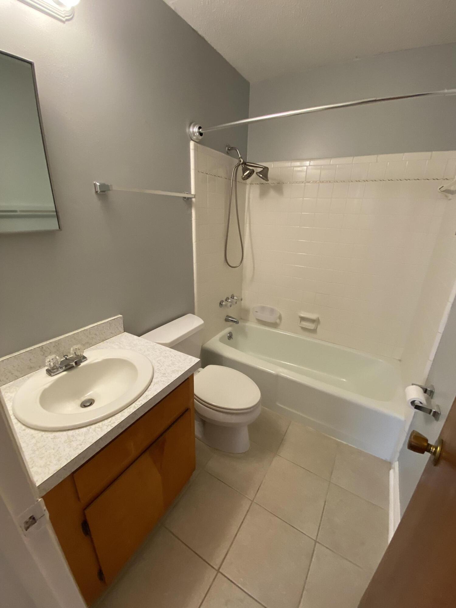 MARY ESTHER HEIGHTS - Residential Lease
