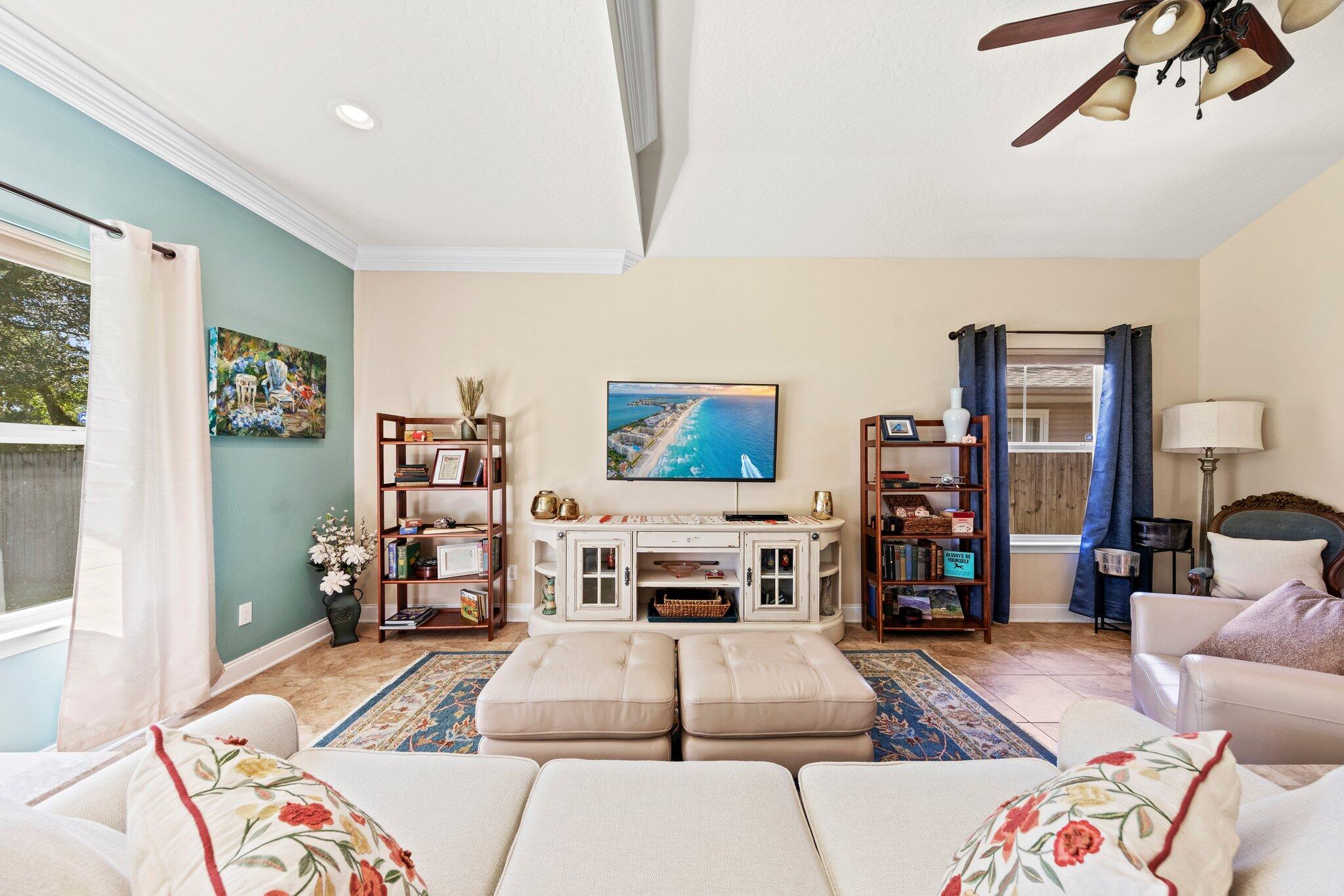 WOODLAND ACRES LOT 5 BLK D - Residential
