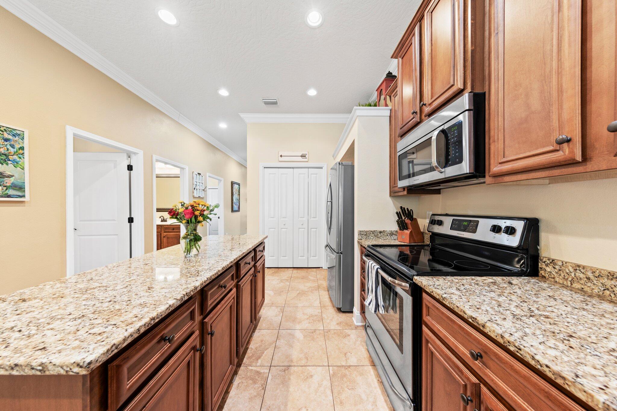 WOODLAND ACRES LOT 5 BLK D - Residential