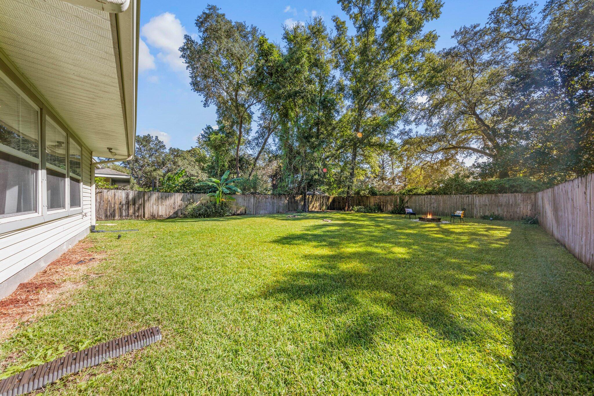 WOODLAND ACRES LOT 5 BLK D - Residential