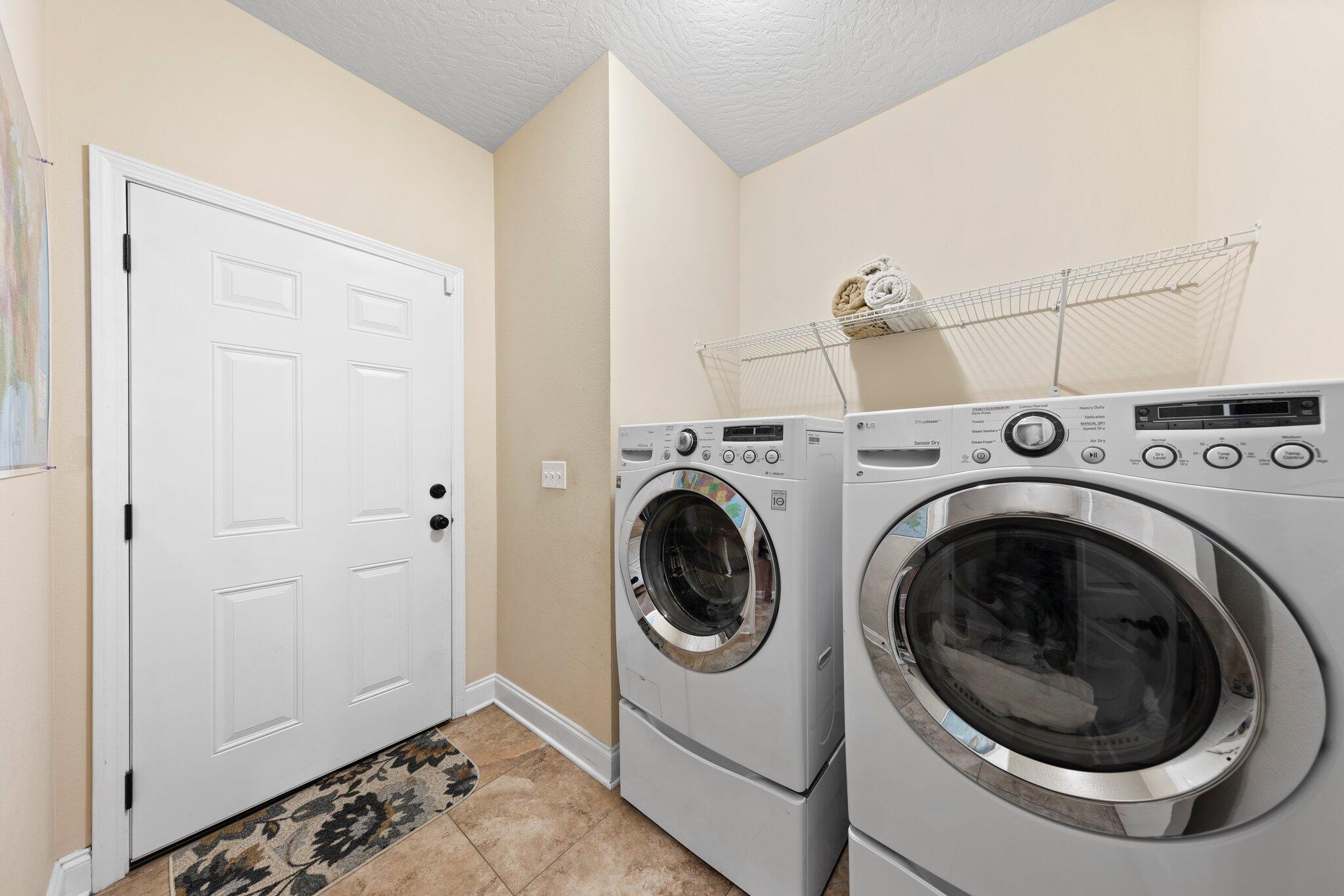 WOODLAND ACRES LOT 5 BLK D - Residential